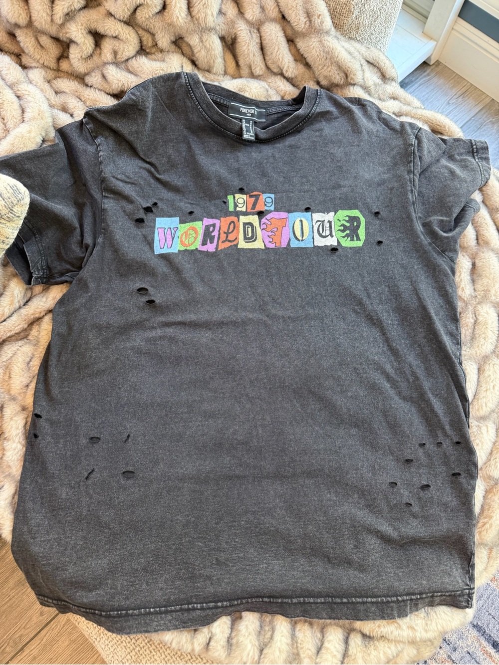 Forever 21 Black Vintage '1979 World Tour' Graphic Tee